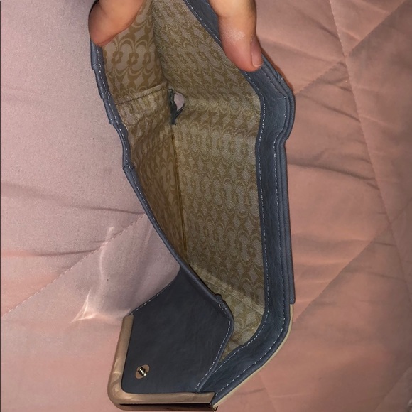 NWOT Charming Charlie Trifold Wallet - Picture 4 of 4